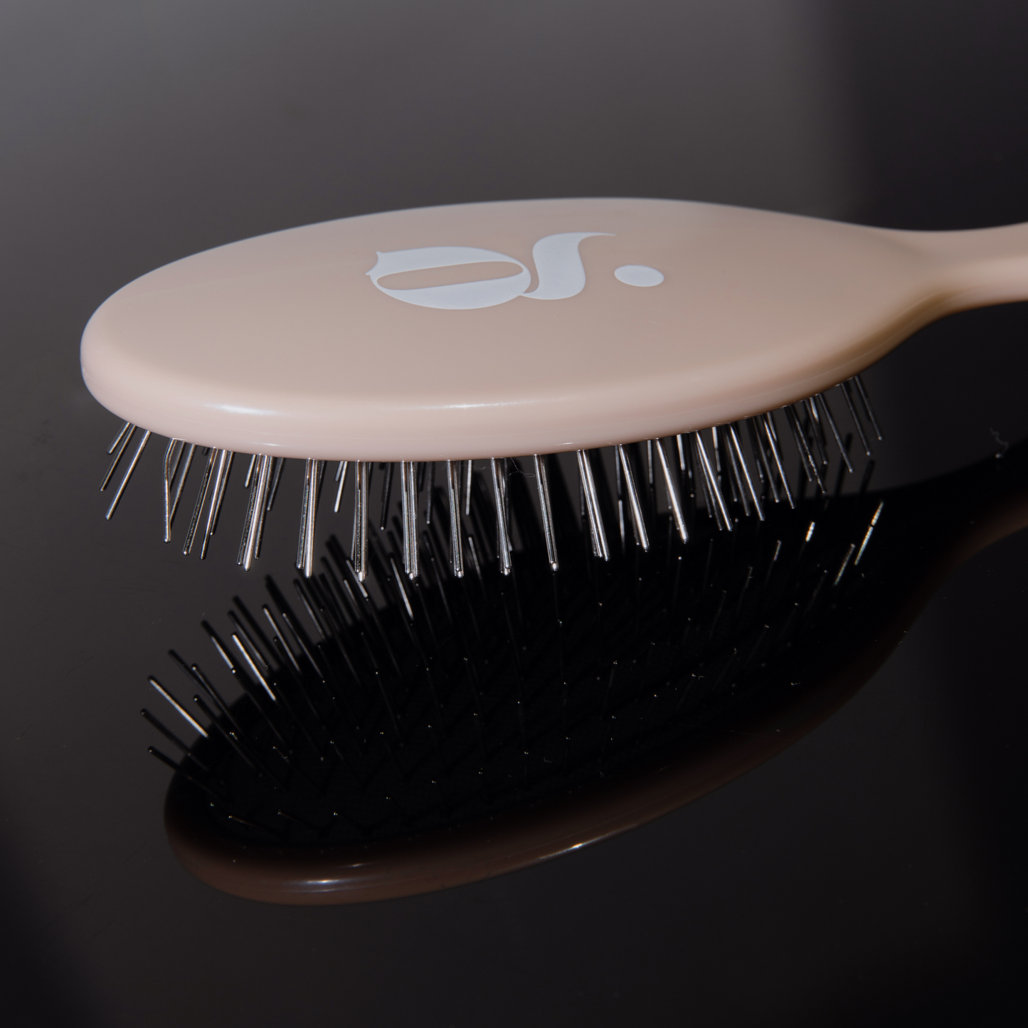 The Detangling Brush