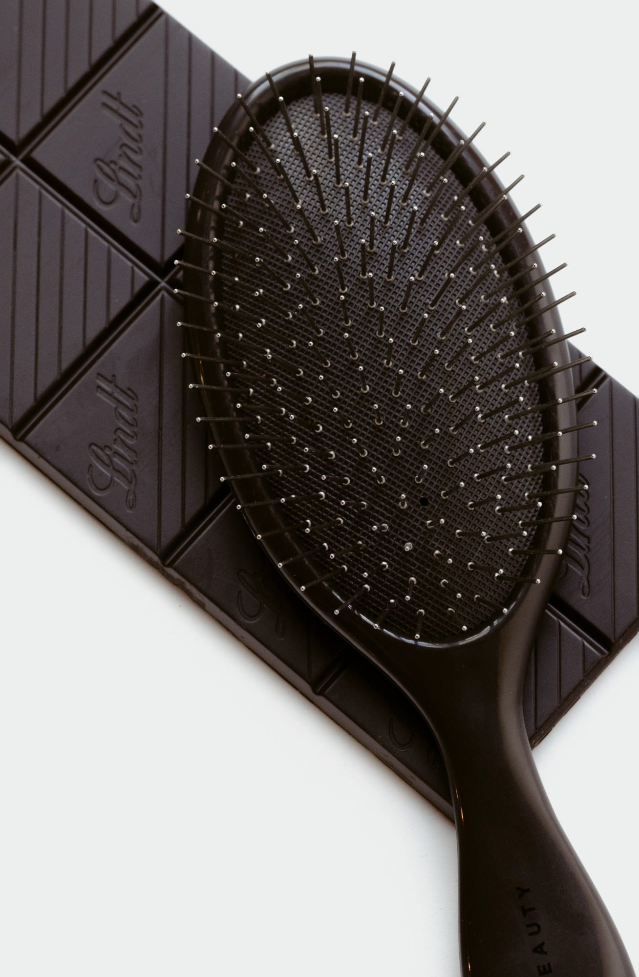 The Detangling Brush